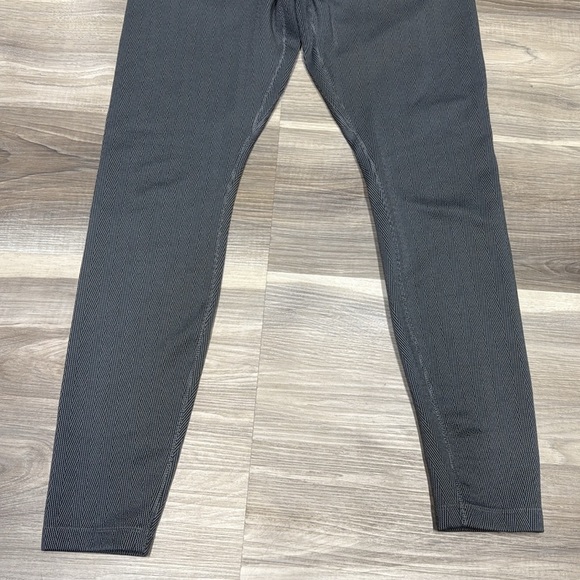 Nike gray athletic leggings size medium - Picture 3 of 10